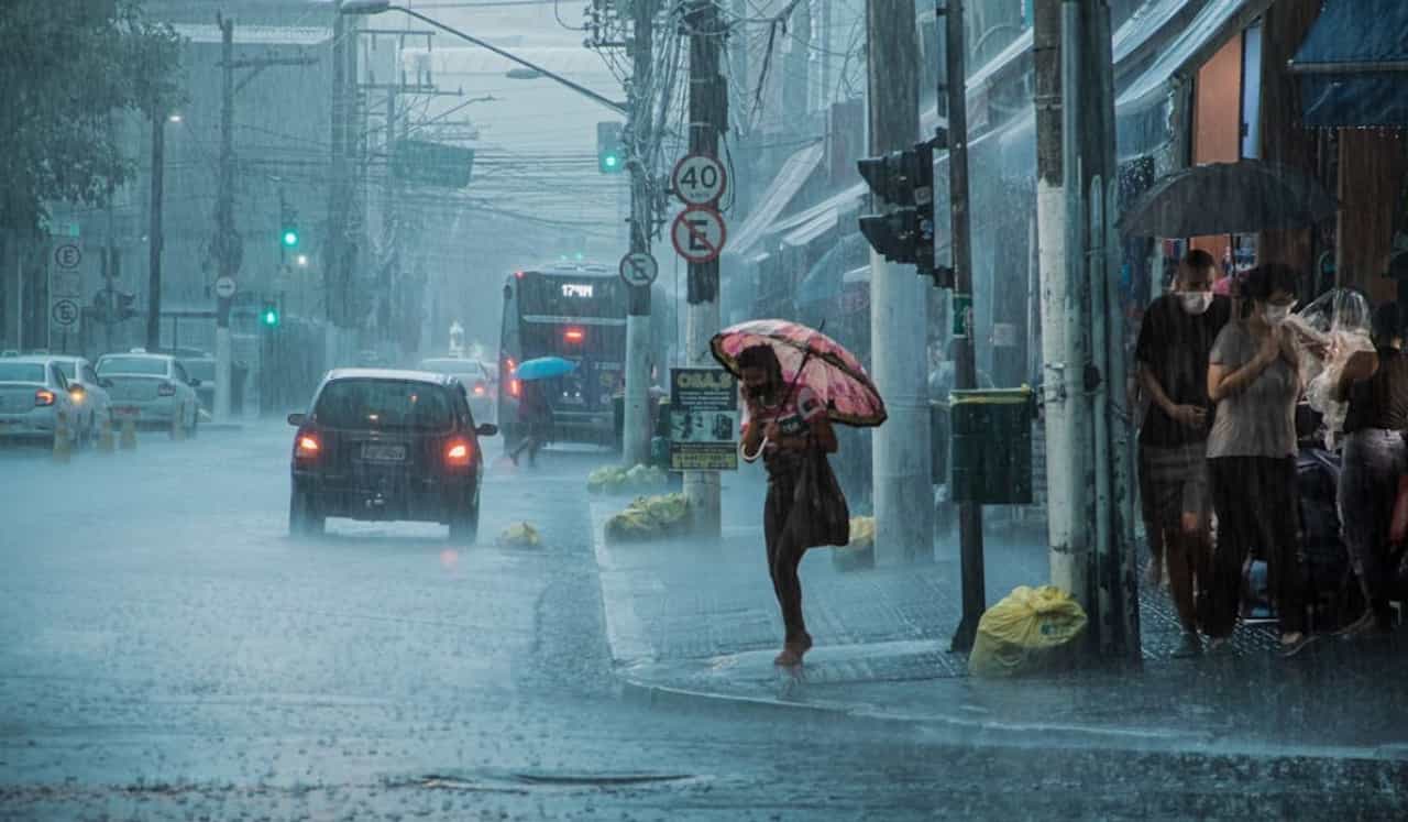 Maharashtra Rain Forecast : 'या' महिन्यात महाराष्ट्र चिंब भिजणार, तुमच्या जिल्ह्यात कसा पडणार पाऊस? अलर्ट जारी; हवामान खात्याकडून मोठं अपडेट