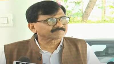 वेश बदलून देवेंद्र फडणवीस, एकनाथ शिंदे, अजित पवार यांनी सरकार पाडलं, संजय राऊतांचा निशाणा