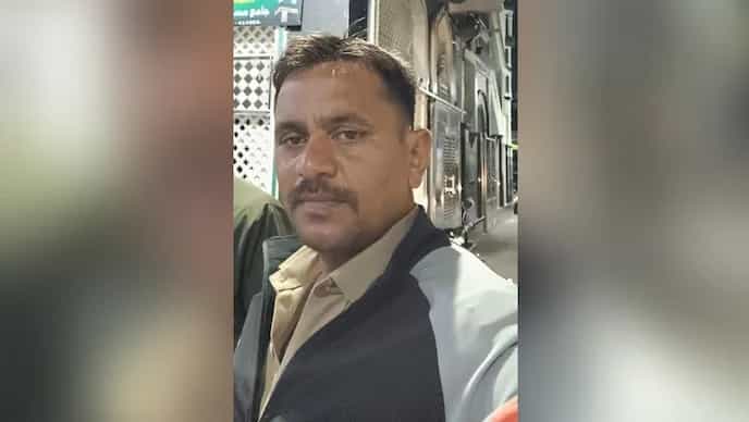 पुण्यात पुन्हा 'हिट एण्ड रन',रात्री दोघा बिट मार्शलना धडक, एकाचा मृत्यू पुण्यात पुन्हा 'हिट एण्ड रन',रात्री दोघा बिट मार्शलना धडक, एकाचा मृत्यू