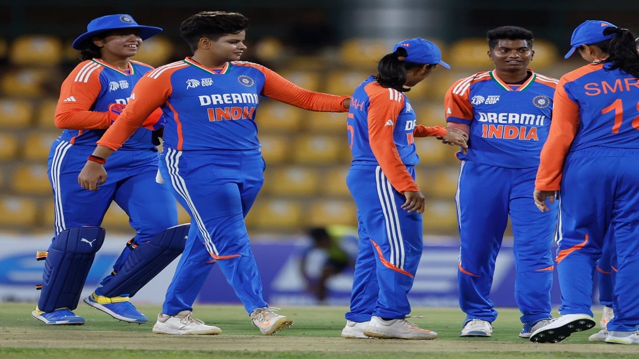 IND vs NEP: टीम इंडियाची विजयी हॅटट्रिक, नेपाळवर 82 धावांनी मात IND vs NEP: टीम इंडियाची विजयी हॅटट्रिक, नेपाळवर 82 धावांनी मात