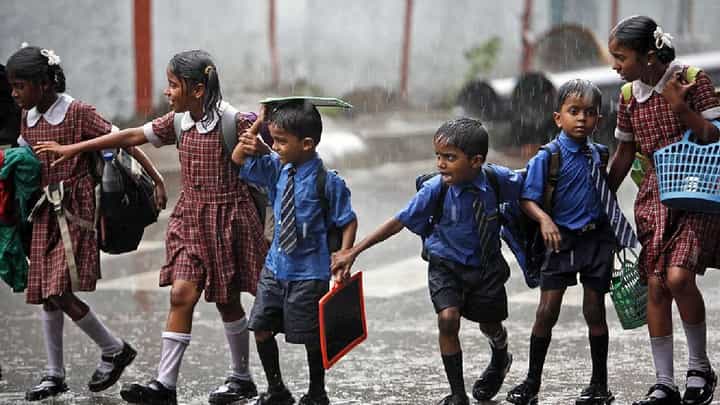 राज्यात धुव्वाधार... कुठे कोसळणार मुसळधार पाऊस? IMD चा अंदाज काय? कुठल्या भागात शाळांना सुट्टी? राज्यात धुव्वाधार... कुठे कोसळणार मुसळधार पाऊस? IMD चा अंदाज काय? कुठल्या भागात शाळांना सुट्टी?