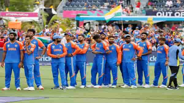 IND vs SL : वन डे मालिकेसाठी श्रीलंकेने खेळली मोठी चाल, मोहम्मद शिराज आणि मलिंगाला टीममध्ये स्थान, जाणून घ्या