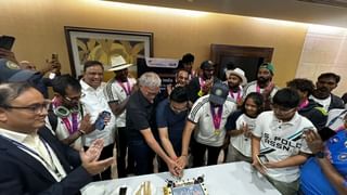 Team India Celebration LIVE: टीम इंडियाने 15 तासांच्या प्रवासात विमानात काय काय केलं?