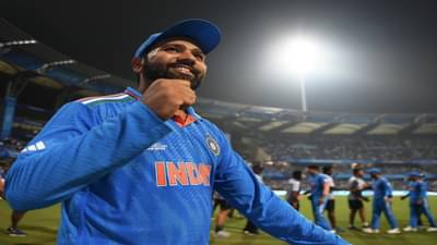 Team India Victory Parade : मुंबईचा राजा रोहित शर्मा, मरीनसह वानखेडेवर हिटमॅनच्या नावाचीच घोषणा, बघा व्हीडिओ