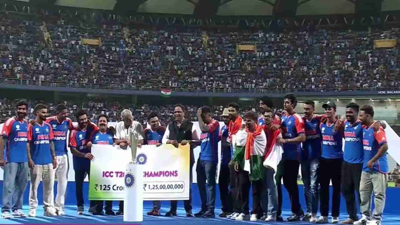 Team India Victory Parade Highlights in Marathi: विजयी मिरवणूक यशस्वीरित्या पार, कॅप्टन रोहितने चाहत्यांचे मानले आभार