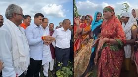 VIDEO : श्रीकांत शिंदे यांचा धुळ्यात शेतात काम करणाऱ्या महिलांशी संवाद