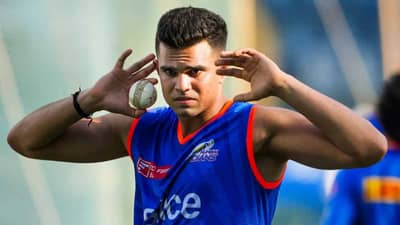 Arjun Tendulkar : टीम अडचणीत, सचिनचा मुलगा अर्जुन बॅटिंगला आला आणि त्याने...VIDEO