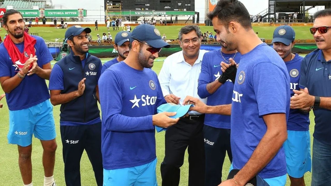 Retirement : टीम इंडियाकडून 2016 साली डेब्यू केलेल्या खेळाडूची तडकाफडकी निवृत्तीची घोषणा Retirement : टीम इंडियाकडून 2016 साली डेब्यू केलेल्या खेळाडूची तडकाफडकी निवृत्तीची घोषणा