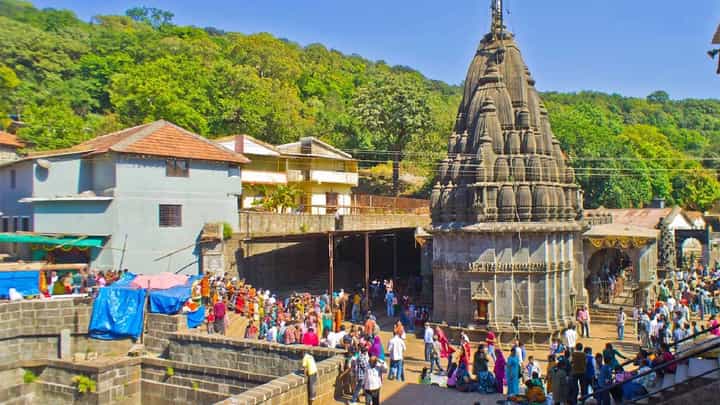 Bhimashankar : हर हर बोले...नम:शिवाय, पहिल्या श्रावणी सोमवारी श्रीक्षेत्र भीमाशंकर मंदिर भाविकांनी फुललं Bhimashankar : हर हर बोले...नम:शिवाय, पहिल्या श्रावणी सोमवारी श्रीक्षेत्र भीमाशंकर मंदिर भाविकांनी फुललं