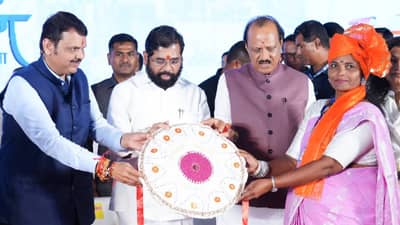 महिलांना संधी दिली तर त्या जग बदलू शकतात; लखपती दिदी कार्यक्रमातून मुख्यमंत्री- उपमुख्यमंत्र्यांचं महिला सक्षमीकरणावर भाष्य