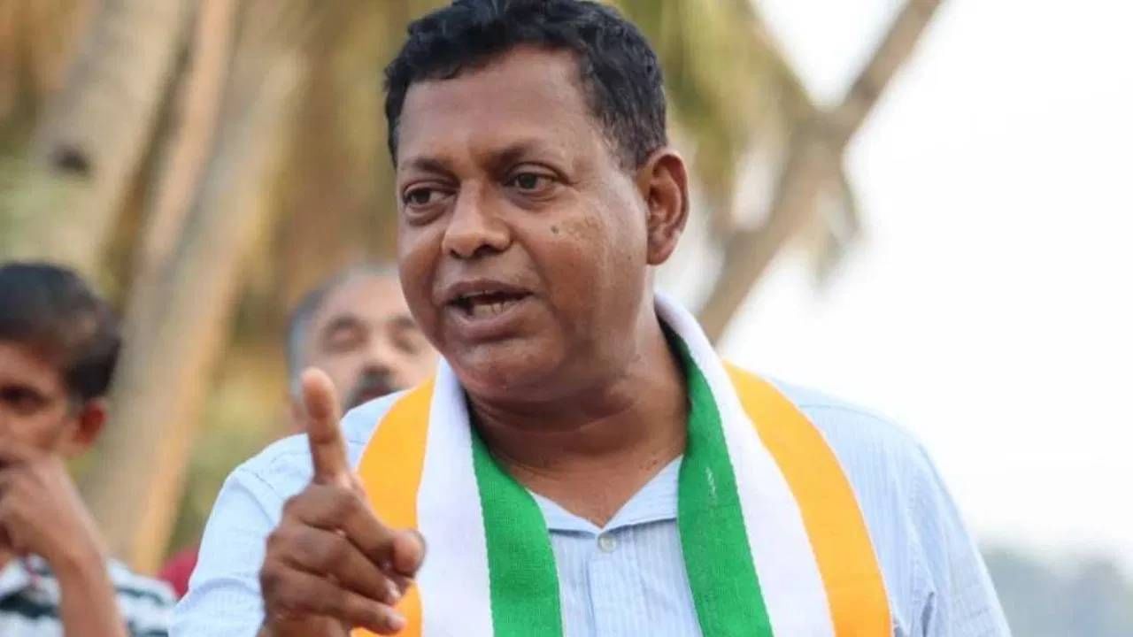 नोकर भरतीसाठी त्या महिलेला पैसे द्यावे लागतात?, काँग्रेसचा आरोप?; गोव्यातील राजकारण तापलं नोकर भरतीसाठी त्या महिलेला पैसे द्यावे लागतात?, काँग्रेसचा आरोप?; गोव्यातील राजकारण तापलं