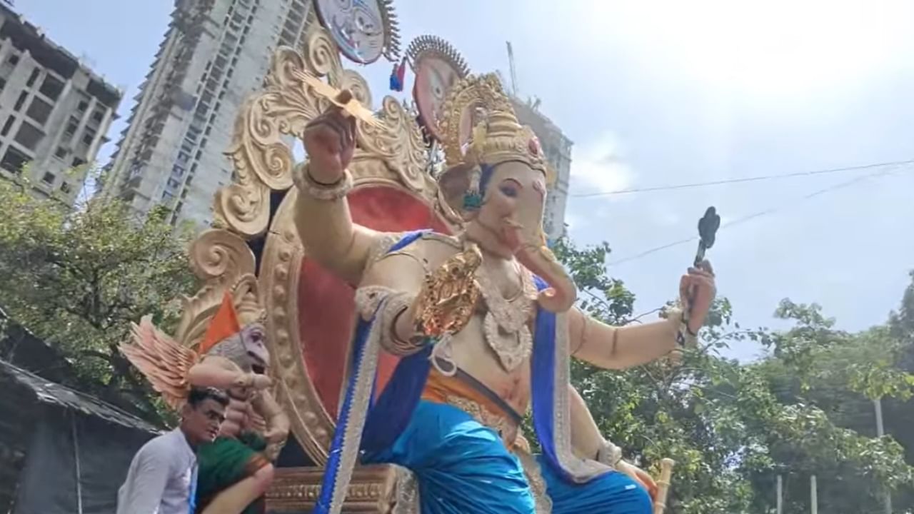 चिंतामणीचा बाप्पा हा आगमनाधीश म्हणून ओळखला जातो. त्यामुळेच मोठ्या थाटात हा आगमन सोहळा पार पडत असल्याचे दिसत आहे.