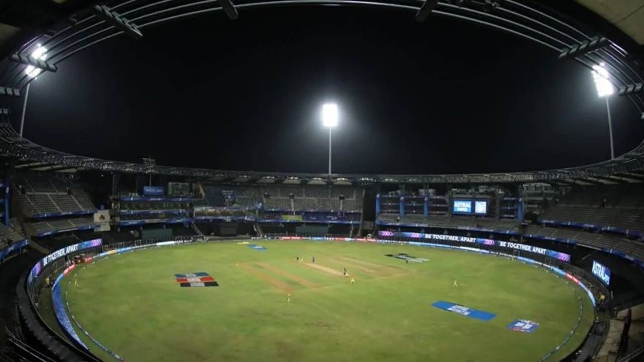 प्रत्येक देशाचा संघ पाहिला तर तळापर्यंत फलंदाजीचा विचार केला तर त्यांचे गोलंदाजही सिक्सर मारण्याची क्षमता ठेवतात. मात्र भारतीय संघामध्ये असे खेळाडूू आहेत ज्यांनी वर्ल्ड कपसारख्या स्पर्धा खेळल्या आहेत. मात्र त्यांना अजुन एकही षटकार मारता आलेला नाही.