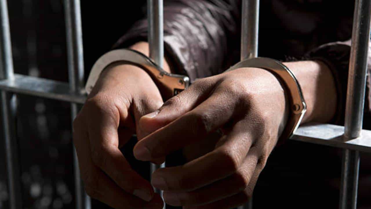 Crime : धूम चित्रपटापेक्षा खतरनाक! ठाण्यामध्ये चोरांनी लढवली अनोखी शक्कल, पण एका चुकीने सर्व फिस्कटलं