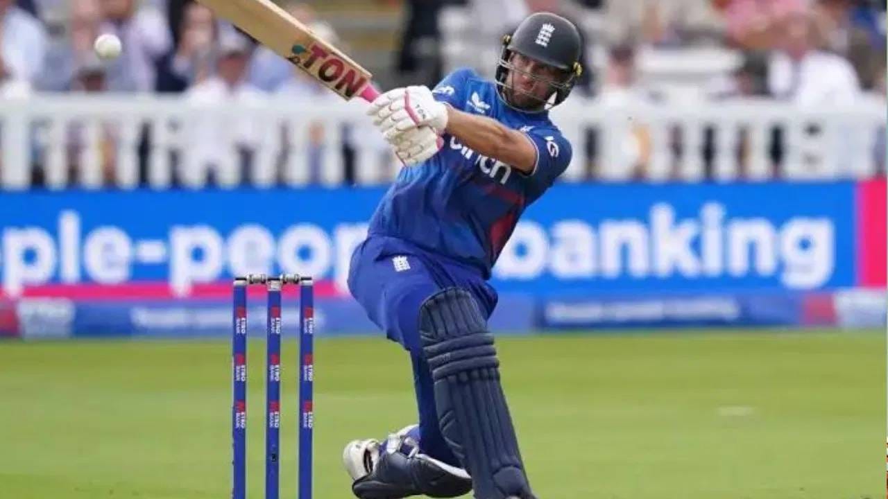 इंग्लंडच्या स्फोटक फलंदाजाने दिला क्रीडारसिकांना धक्का, क्रिकेटमधून तडकाफडकी निवृत्ती इंग्लंडच्या स्फोटक फलंदाजाने दिला क्रीडारसिकांना धक्का, क्रिकेटमधून तडकाफडकी निवृत्ती