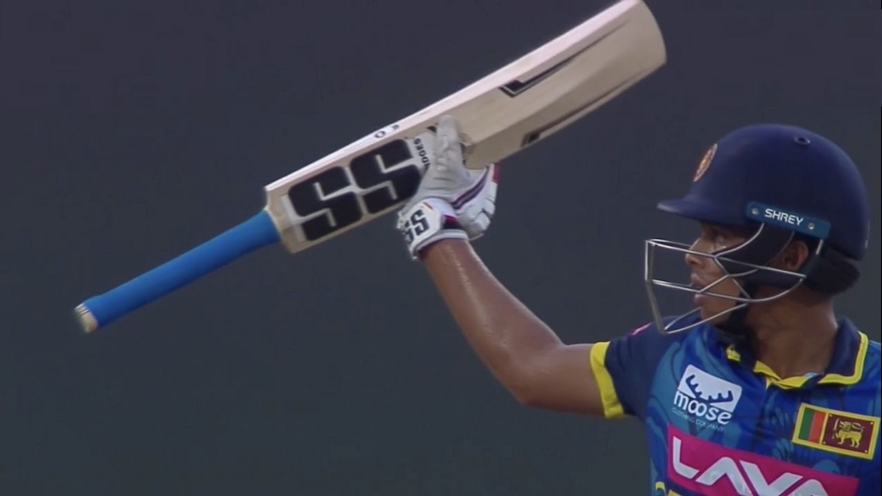 SL vs IND: दुनिथ वेल्लालगेचं झुंजार अर्धशतक, भारतासमोर 231 धावांचं आव्हान SL vs IND: दुनिथ वेल्लालगेचं झुंजार अर्धशतक, भारतासमोर 231 धावांचं आव्हान