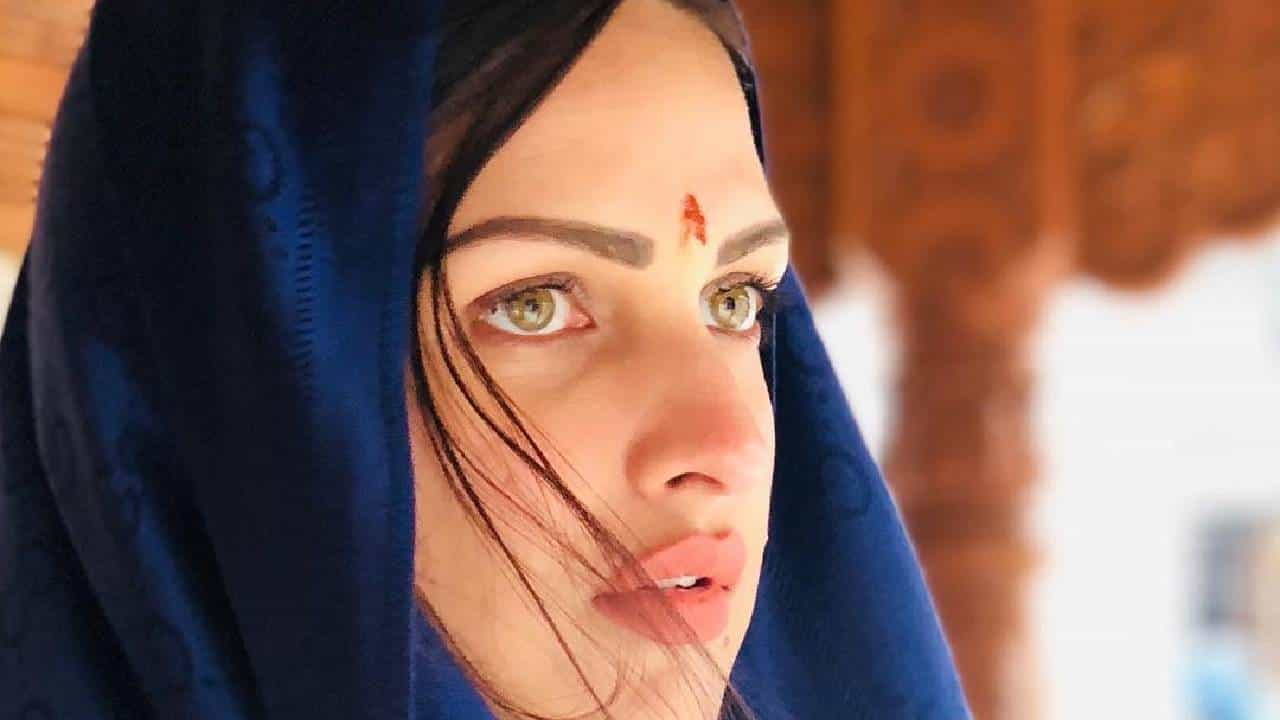 अभिनेत्रीचा संताप, नऊ महिन्यानंतर भडकली, धर्मासाठी बॉयफ्रेंडलाही...