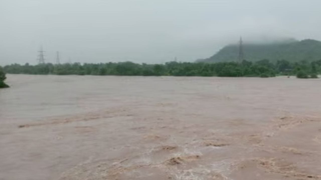 जळगावमधील चाळीसगाव तालुक्यातील डोंगरी नदीवरील बंधाऱ्यात 4 चिमुकल्यांचा मृत्यू