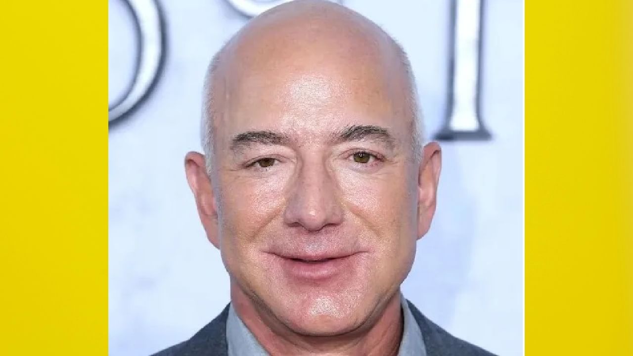 3.जेफ  बेझोस (Jeff Bezos) - जेफ  बेझोस यांनी माजी पत्नी  मॅकेन्झी स्कॉट  यांच्या सोबत बेलेव्ह्यू येथे एका भाड्याच्या गॅरेजमध्ये Amazon या ऑनलाईन,वस्तू विक्री करणारी कंपनी सुरु केली होती. ही जगात नंबर झाली आहे. या कंपनीमुळे ते जगातील दुसरे श्रीमंत व्यक्ती बनले होते. त्यांची संपत्ती $193.9 अब्ज  डॉलर ( सुमारे 16 लाख कोटी ) आहे. 1982 मध्ये प्रिन्स्टन युनिव्हर्सिटीत त्यांनी आधी भौतिकशास्र विषय घेतला होता नंतर इलेक्ट्रीक इंजिनिअरिंग आणि कॉम्प्युटर सायन्स निवडले. 2008 मध्ये कार्नेगी मेलॉन युनिव्हर्सिटीतून त्यांना सायन्स एण्ड टेक्नॉलॉजीत त्यांना मानद डॉक्टरेट मिळाली आहे.