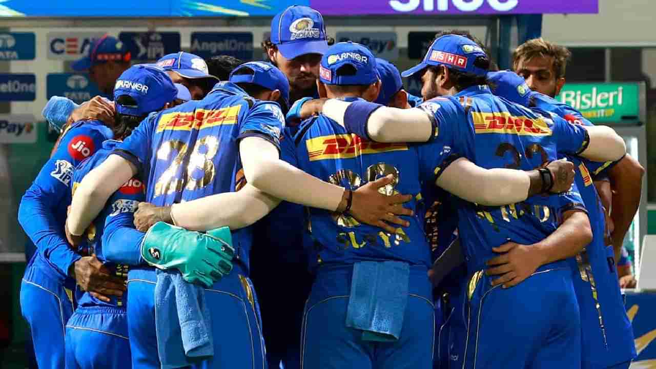 MI Retention List IPL 2025: मुंबई इंडियन्सकडून 5 खेळाडू रिटेन, रोहितला सोडलं की ठेवलं? सर्वाधिक रक्कम या खेळाडूला