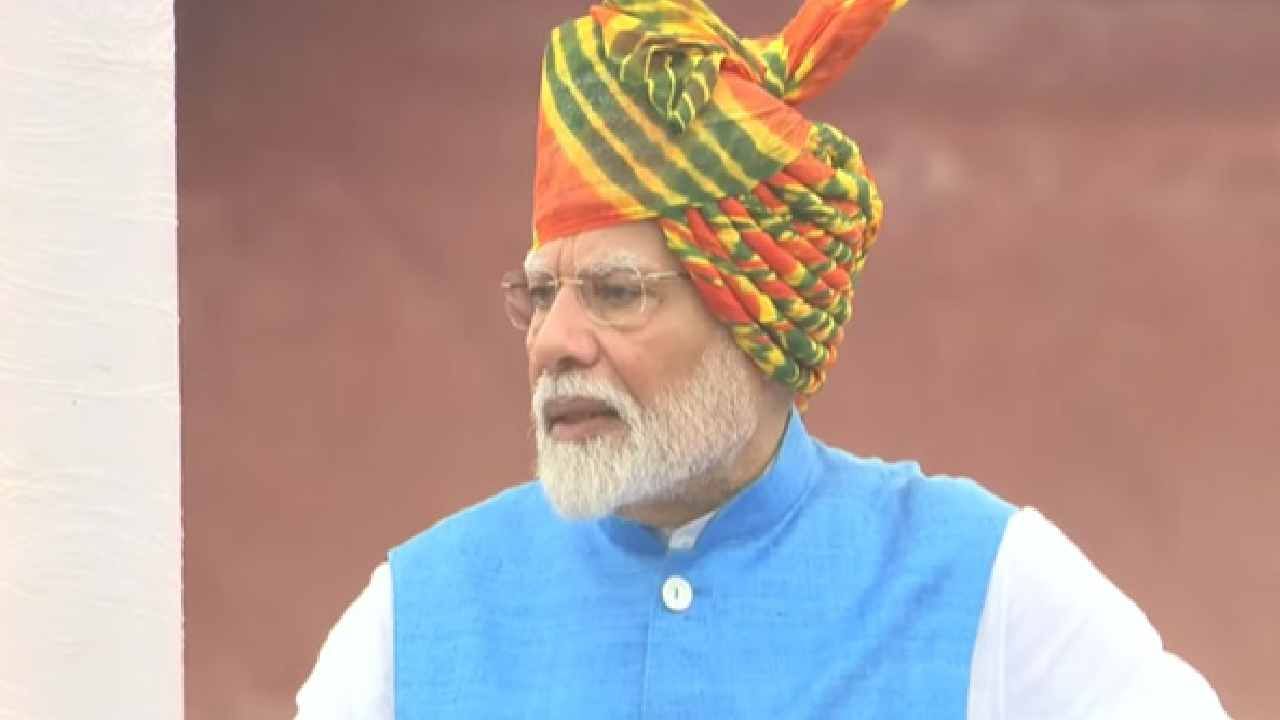 PM Modi Speech : बांग्लादेशातील हिंदू, संविधान, समान नागरी कायदा, याबद्दल पीएम मोदींच महत्त्वाच भाष्य