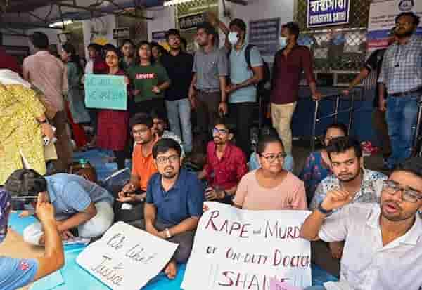 ती ओपीडी ड्यूटीवर तैनात होती, तरी सकाळी 10 पर्यंत कोणाला..., वडिलांनी केला धक्कादायक आरोप