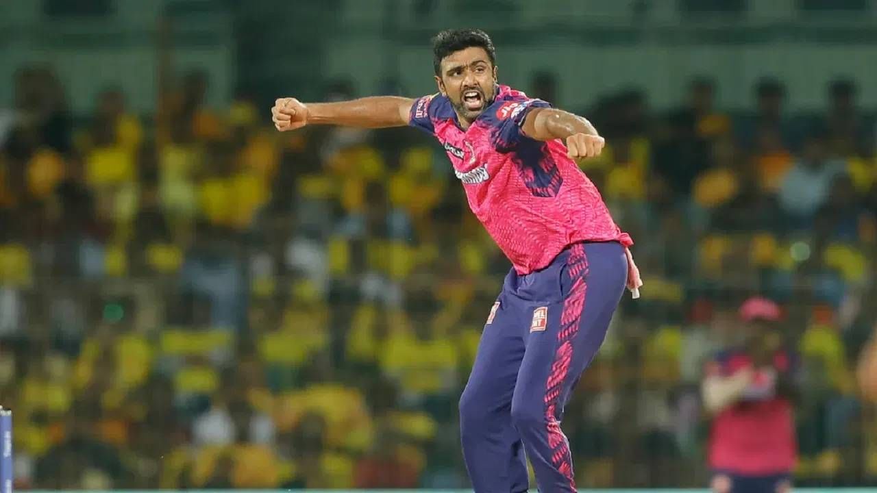 रविचंद्रन अश्विनने निवडली ऑल टाईम आयपीएल 11, जाणून घ्या कोण कर्णधार आणि कोणाला मिळालं स्थान ते रविचंद्रन अश्विनने निवडली ऑल टाईम आयपीएल 11, जाणून घ्या कोण कर्णधार आणि कोणाला मिळालं स्थान ते