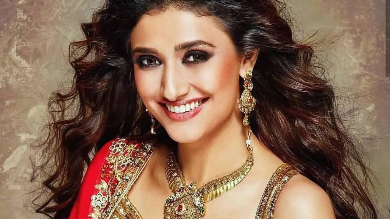 रागिनी खन्ना हिने नुकताच मोठा खुलासा केलाय. रागिनी खन्ना म्हणाली की, 21 व्या वर्षी लग्न करून मुले करून मला एक चांगले आयुष्य जगायचे होते. 