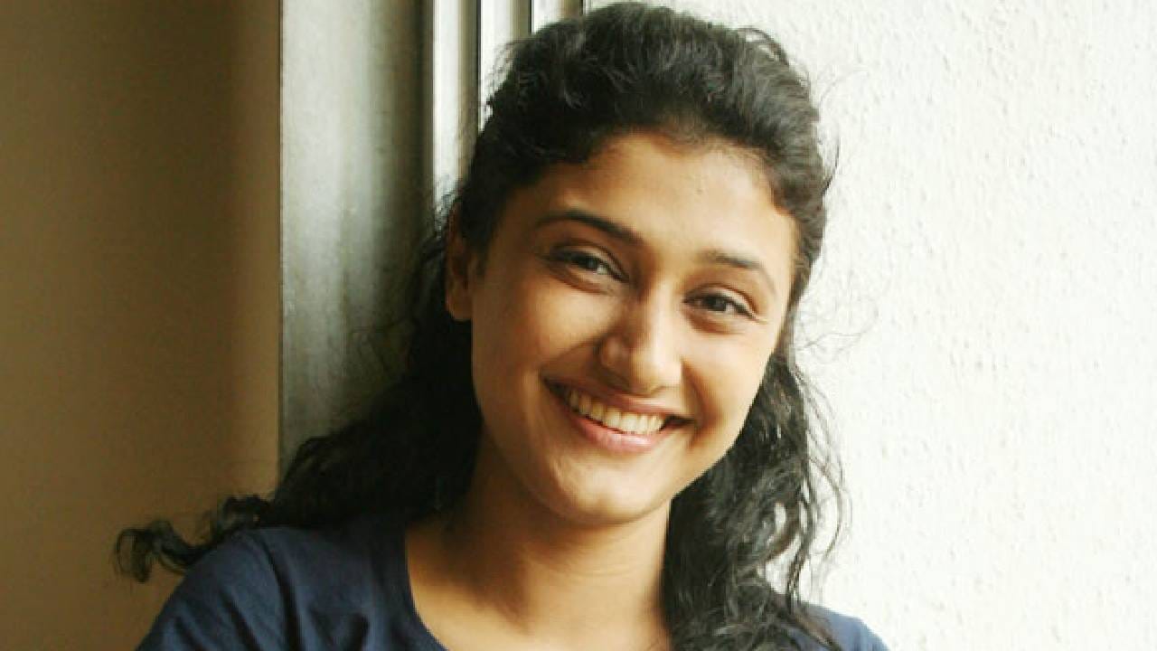 रागिनी खन्ना म्हणाली की, माझ्या आयुष्यात अनेकदा पैशांच्या समस्या आल्या. पण आता मी माझ्या चॅनलच्या मदतीने घरी बसून पैसे कमावत आहे. 