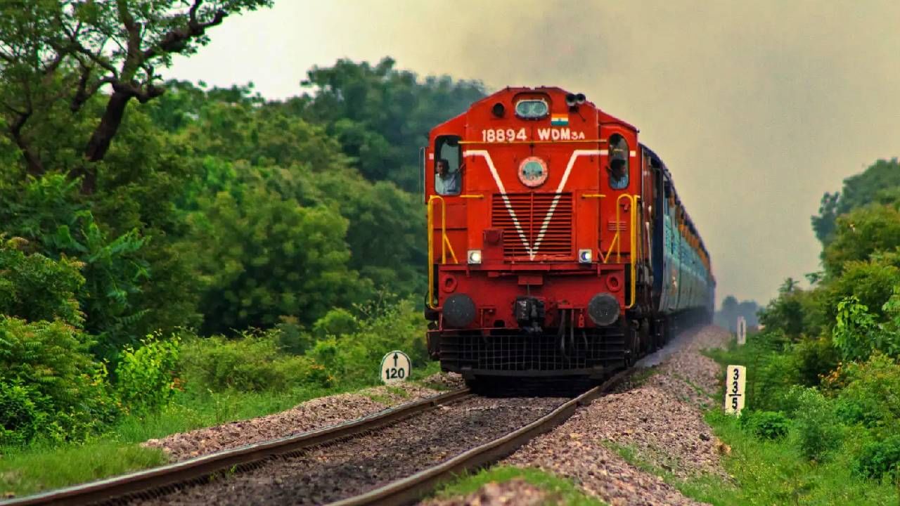 शंभर वर्षांपेक्षा जास्त जुन्या मागणीला मोदी सरकारकडून मंजुरी, महाराष्ट्राला मिळणार नवीन रेल्वे मार्ग