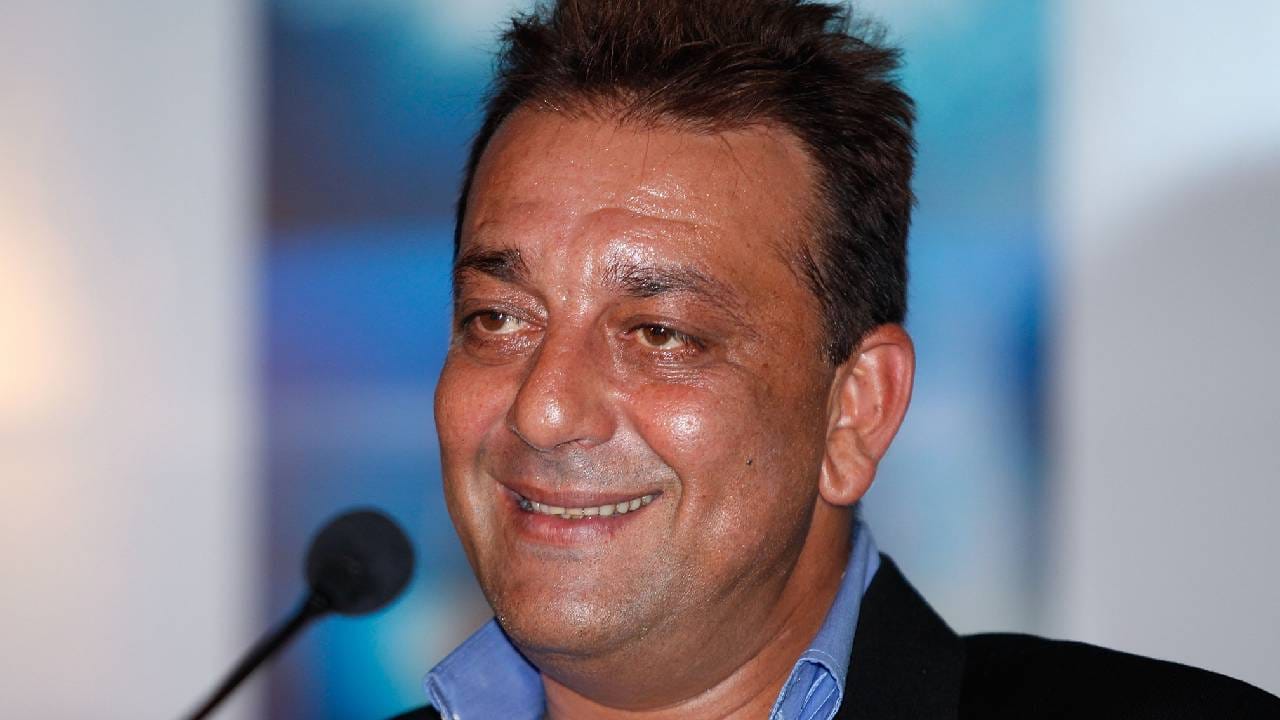 संजय दत्त याने चाैथे लग्न माधुरी दीक्षित हिच्यासोबत करण्याची इच्छा व्यक्त केली होती, तसे संजय दत्तची ही मुलाखत जुनी आहे.  संजय दत्त आणि माधुरी दीक्षितच्या अफेअरच्या चर्चाही रंगताना दिसल्या आहेत. 