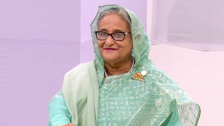 शेख हसीना यांनी देश का सोडला? बांग्लादेशमध्ये अराजकतेचं कारण नेमकं काय? शेख हसीना यांनी देश का सोडला? बांग्लादेशमध्ये अराजकतेचं कारण नेमकं काय?