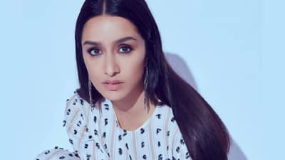 श्रद्धा कपूर हिच्या आयुष्यात मोठे वादळ, अनेक वर्षांनंतर अखेर...