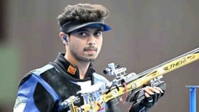 Olympics मध्ये स्वप्नील कुसाळेला कांस्य, कोण आहे कोल्हापूरचा पठ्ठ्या?