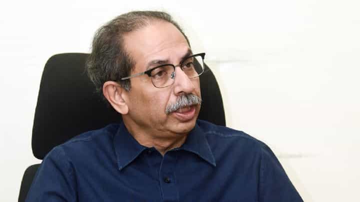 'उद्धव ठाकरे बाळासाहेबांचं रक्त नाही, ते जर हयात असते तर XXX लाथ मारून...', भाजप नेत्याची जहरी टीका 'उद्धव ठाकरे बाळासाहेबांचं रक्त नाही, ते जर हयात असते तर XXX लाथ मारून...', भाजप नेत्याची जहरी टीका