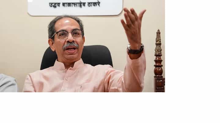 बदलापूरातील आंदोलन राजकीय होते, पण गुन्हा दाखल झाला ना, उद्धव ठाकरे कडाडले बदलापूरातील आंदोलन राजकीय होते, पण गुन्हा दाखल झाला ना, उद्धव ठाकरे कडाडले