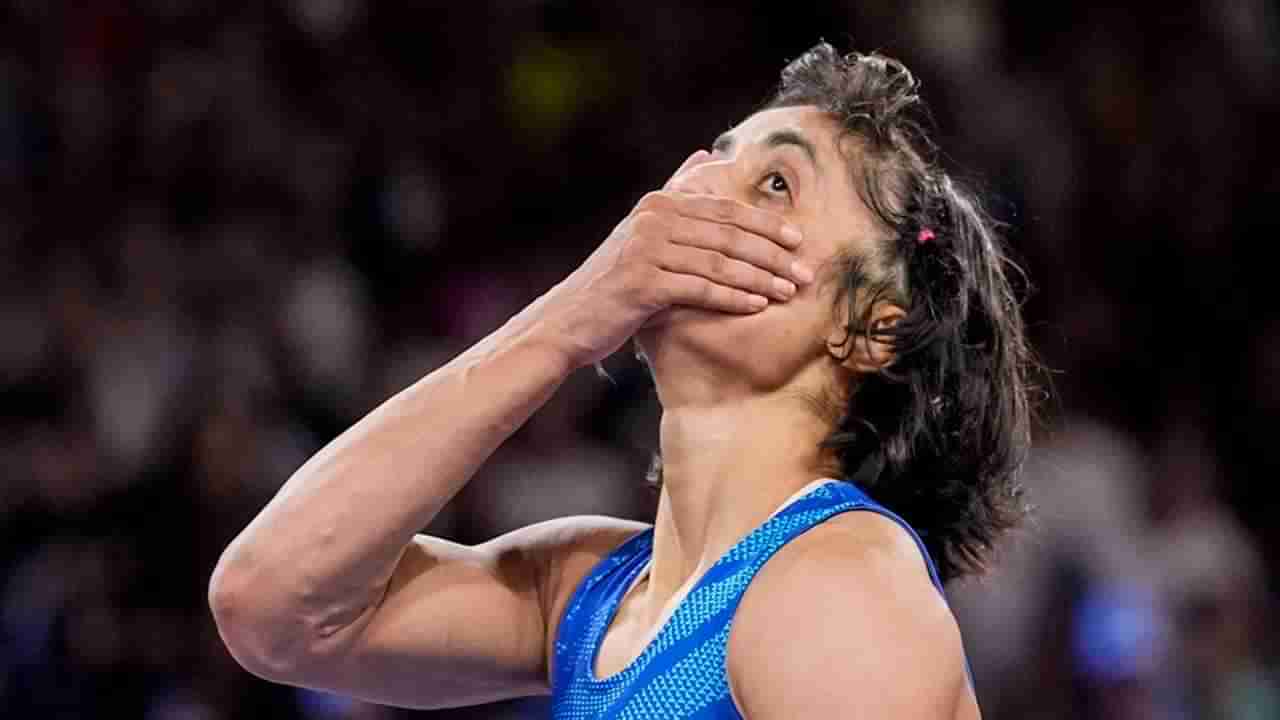 Vinesh Phogat disqualified : मोठी बातमी, विनेश फोगाट रुग्णालयात दाखल, पॅरिसमध्ये काय घडतय?