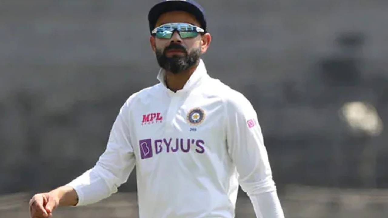 विराट कोहली कसोटी संघाचा कर्णधार असताना त्याने आपल्या नेतृत्त्वात सर्वाधिक 40 सामने जिंकलेत. कोहलीने कर्णधारपद सोडलं होतं, तेव्हा वादाचा मुद्दा ठरला होता. विराट आणि तत्कालीन बीसीसीआय अध्यक्ष सौरव गांगुली यांच्यात काहीतरी बिनसल्याची चर्चा होत होती.