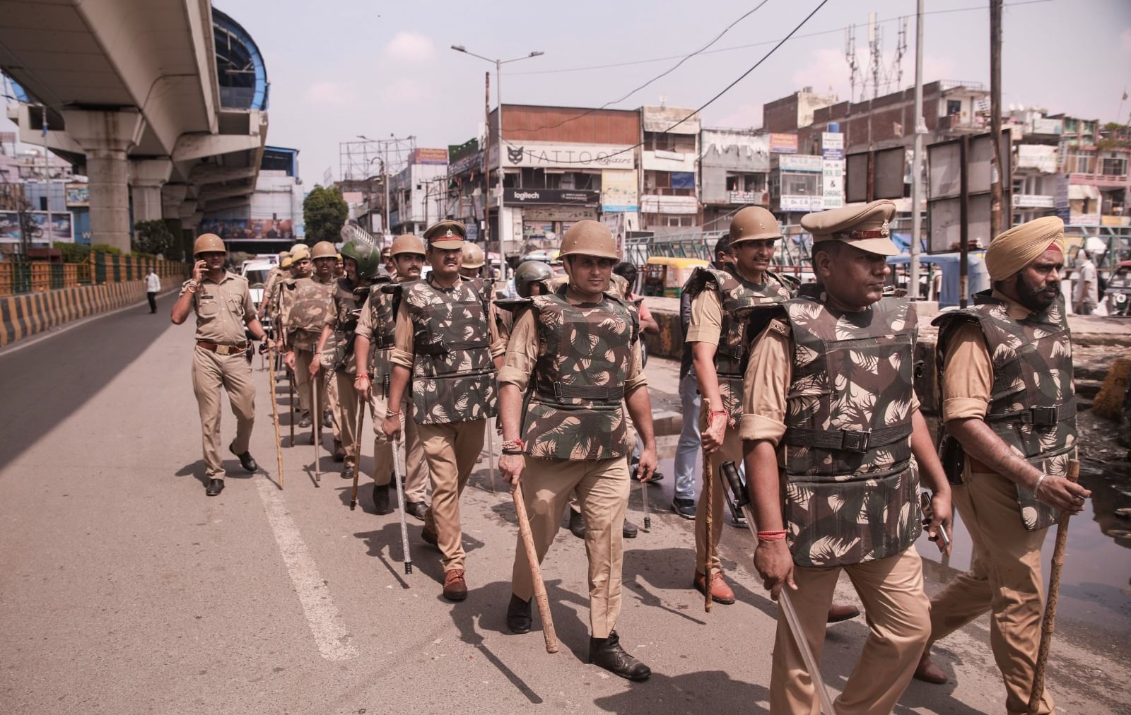 'भारतबंद'मुळे  रस्त्यांवर निमदलाच्या तुकड्यांनी संचलन केल्याचे दिसत आहे. रस्त्यावरील वाहने बंद असून सामसुम झालेली दिसत आहे. कॉंग्रेससह अनेक समविचारी पक्षांनी एसटी आणि एससी आरक्षण वर्गीकरणाच्या निर्णय म्हणजे संविधान संपविण्याचा प्रयत्न असे म्हटले आहे.