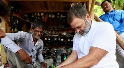 राहुल गांधी यांच्या भेटीनंतर त्या चर्मकाराचं भाग्य बदललं, त्या चप्पलेसाठी... इतके पैसे मोजायलाही लोक तयार