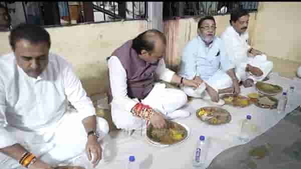 काल राहुल गांधी, आज अजित पवार… टॅक्सी चालकासोबत घेतला भोजनाचा आस्वाद