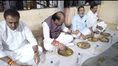 काल राहुल गांधी, आज अजित पवार… टॅक्सी चालकासोबत घेतला भोजनाचा आस्वाद