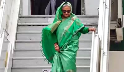 45 मिनिटात घर सोडलं, बांगलादेशातून 2 सुटकेसमध्ये काय घेऊन आल्या शेख हसीना?