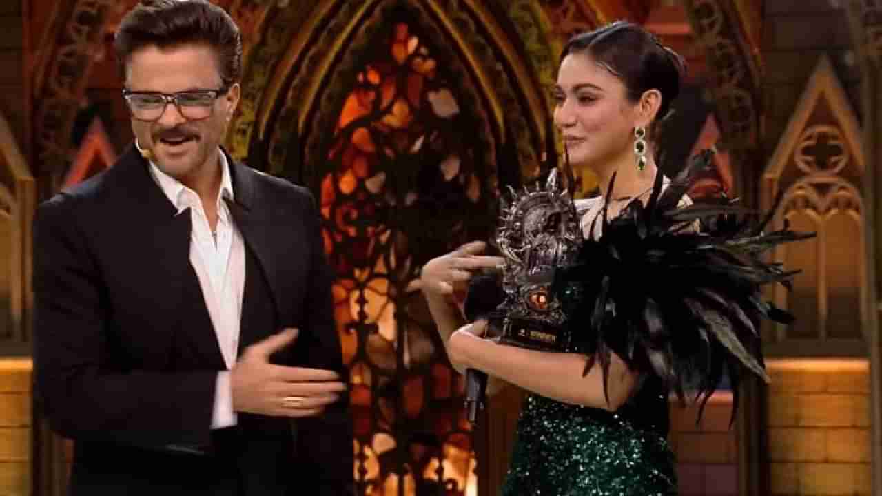 Bigg Boss 3 OTT winner : सना मकबूल हिच्या डोक्यावर बिग बॉस ओटीटी 3चा ताज...