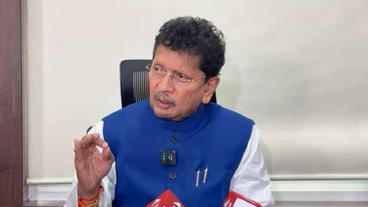 Deepak Kesarkar : 'ही माझी शेवटची निवडणूक, माझा पुढचा राजकीय वारसदार...', दीपक केसरकराचं मोठं वक्तव्य Deepak Kesarkar : 'ही माझी शेवटची निवडणूक, माझा पुढचा राजकीय वारसदार...', दीपक केसरकराचं मोठं वक्तव्य