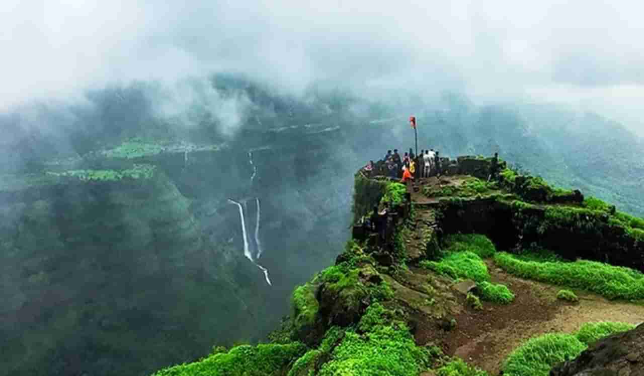 Lonavala : मुंबई-पुण्यापासून जवळ आहे हे ठिकाण, पावसाळ्यात या ठिकाणी देऊ शकता भेट