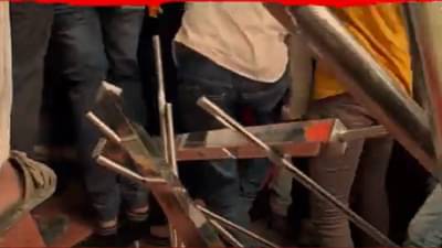 राज ठाकरेंचे दणक्यात स्वागत, भेटीसाठी मनसे कार्यकर्त्यांची झुंबड; गर्दीमुळे लोखंडी ग्रील तुटलं अन्…