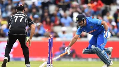 Video | 2019 वर्ल्ड कपबाबत महेंद्र सिंह धोनी भरभरून बोलला, मला माहित होतं की...