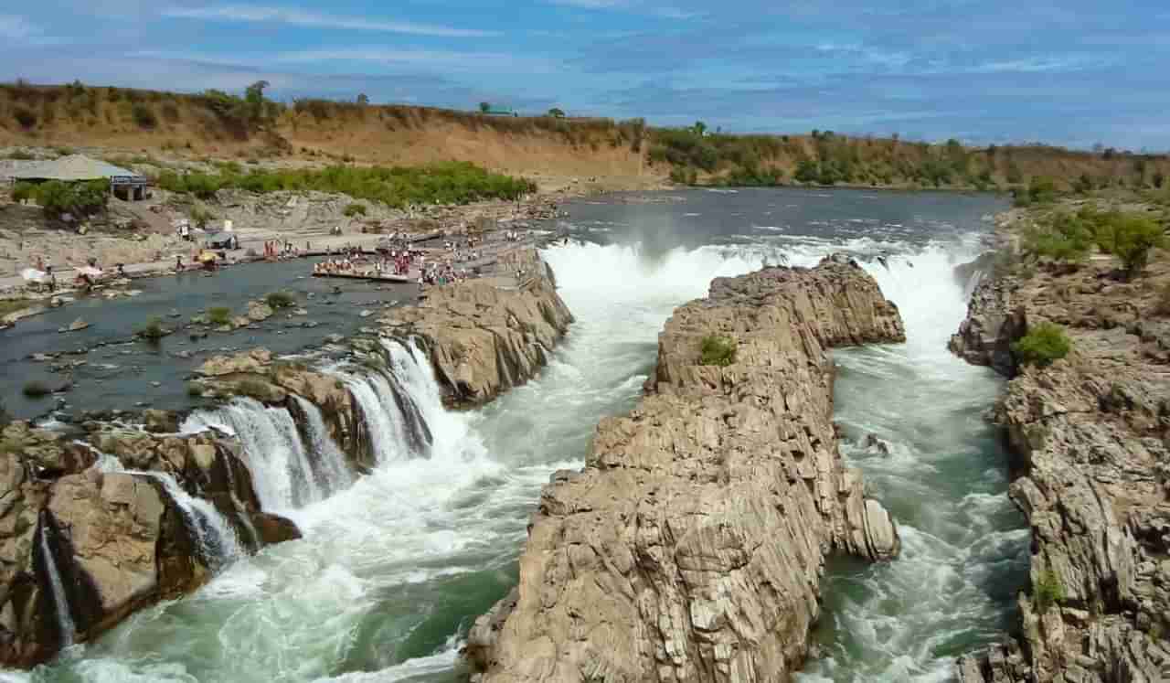 भारतातली एकमेव नदी जी उलटी वाहते, खूप कमी लोकांना माहितीये ही गोष्ट