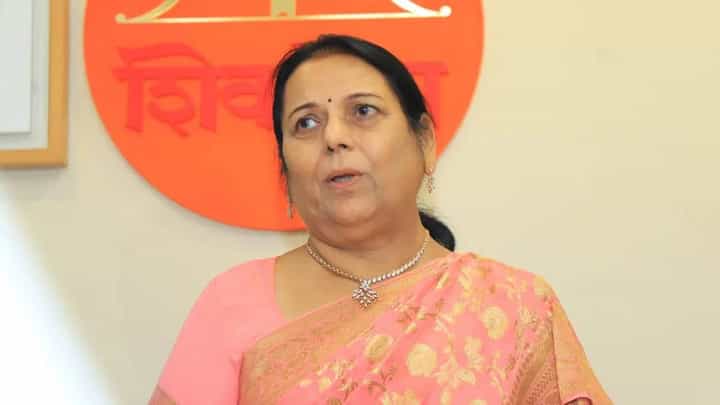 'पत्रकारांनो अलर्ट राहा, कधीही ब्रेकिंग न्यूज मिळू शकेल', नीलम गोऱ्हे यांचं सूचक वक्तव्य 'पत्रकारांनो अलर्ट राहा, कधीही ब्रेकिंग न्यूज मिळू शकेल', नीलम गोऱ्हे यांचं सूचक वक्तव्य